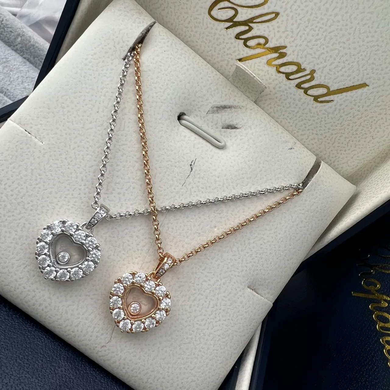 Chopard Happy Hearts or et argent en forme de cœur pendentif Pavé Diamond Halo collier 7