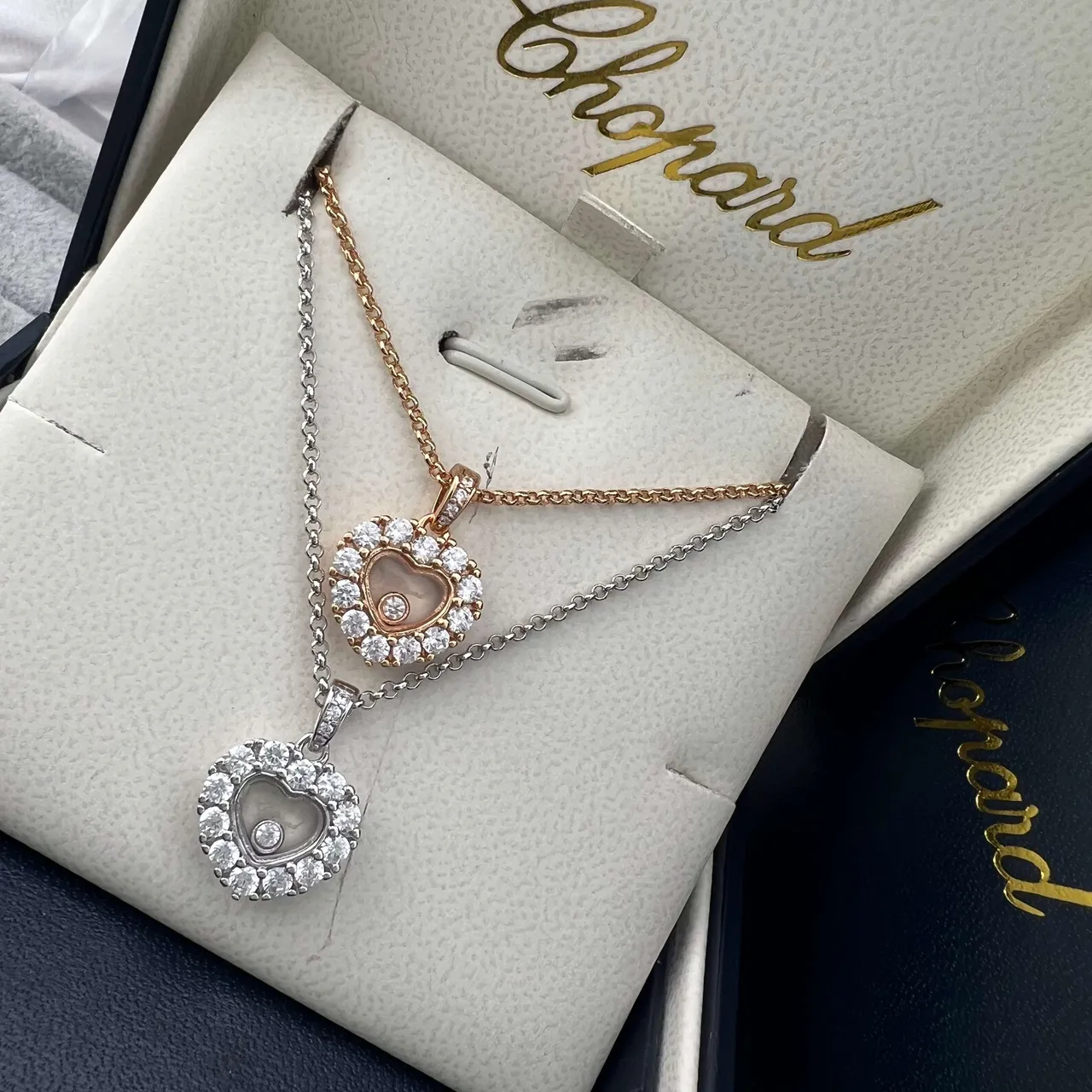 Chopard Happy Hearts or et argent en forme de cœur pendentif Pavé Diamond Halo collier 8