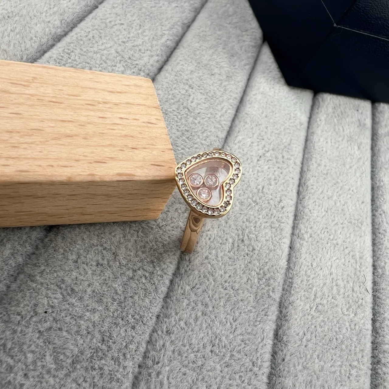 Chopard Happy Hearts Heart-Shaped Floating Diamond Pavé Ring 3