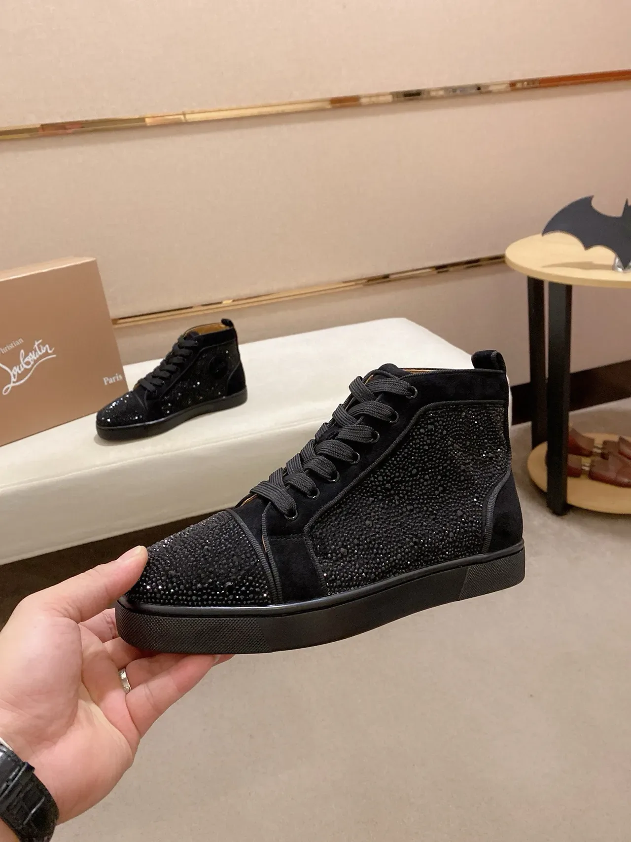Christian Louboutin Chaussures Lifestyle en Daim Noir Hautes 3