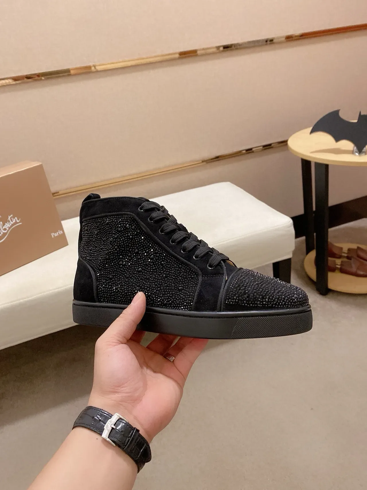 Christian Louboutin Chaussures Lifestyle en Daim Noir Hautes 4