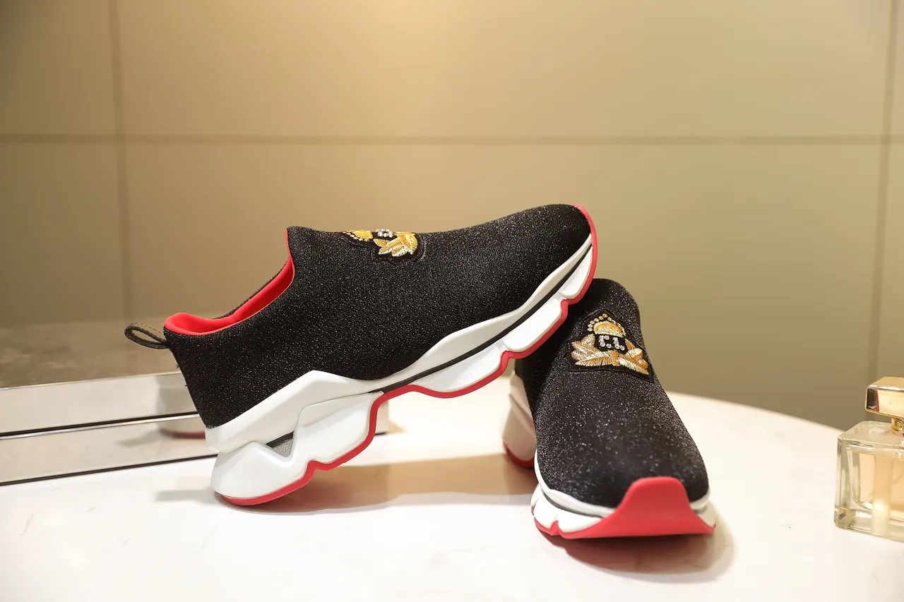 Christian Louboutin Noir Rouge Slip-On Maille Supérieure Brodée Crest Chunky Sneakers 5