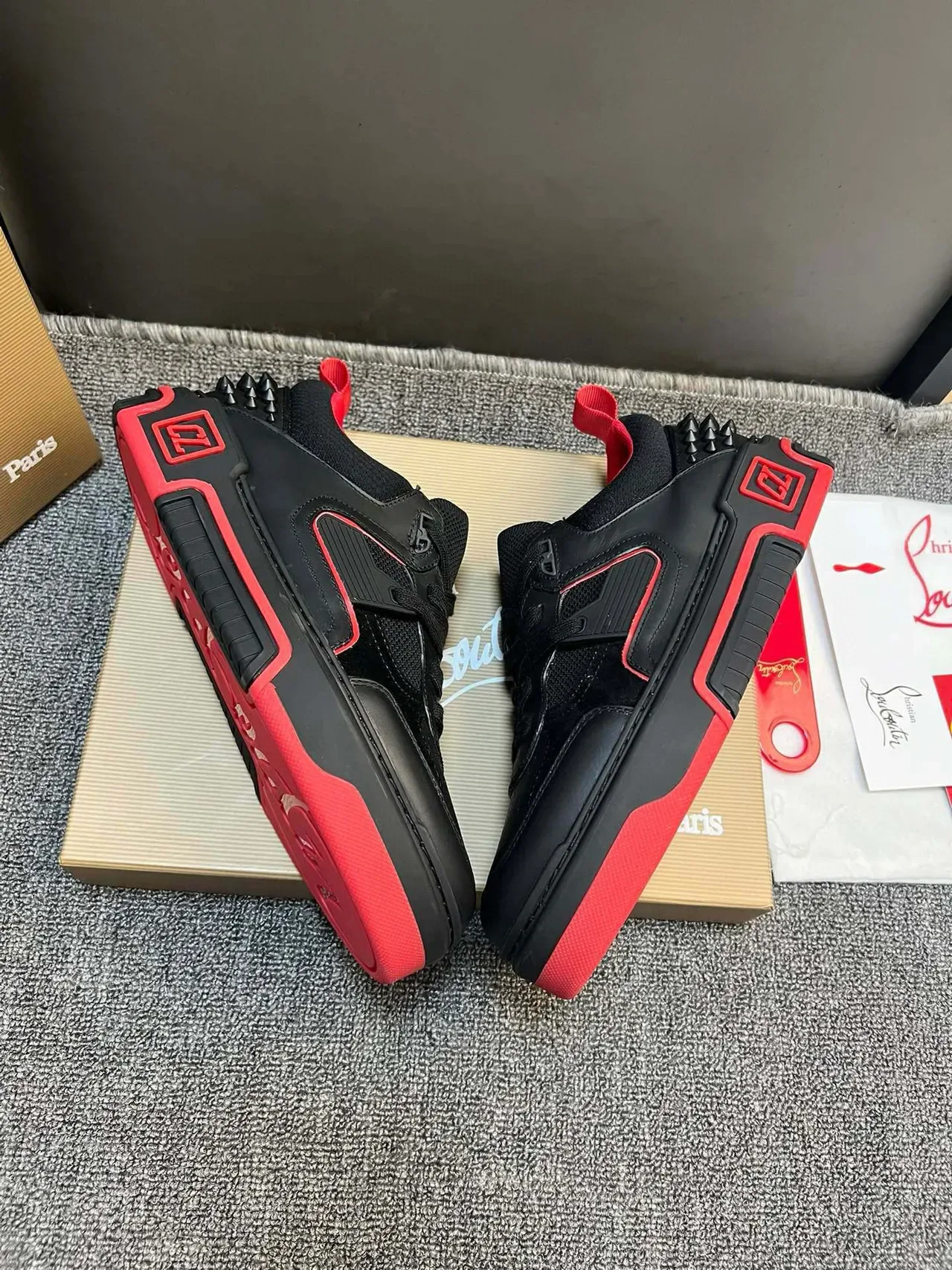 Christian Louboutin Noir Rouge Talon à piques Contrefort Upper stratifié Sneakers Lifestyle 4