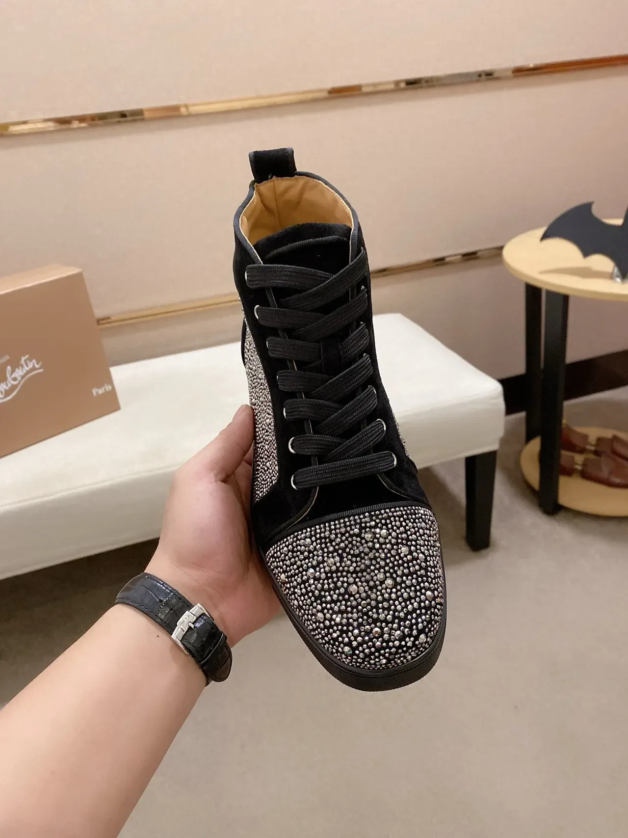 Christian Louboutin Sneakers Lifestyle Daim Noir Argenté avec Clous 2