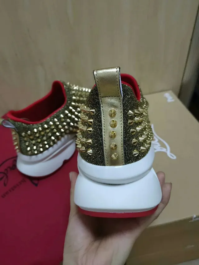 Christian Louboutin Sneakers chunky dorées et rouges avec clous et paillettes 5