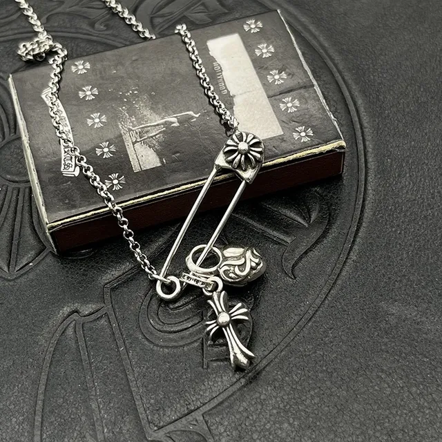 Chrome Hearts Croix et Épingle de sûreté Cœur Collier 5