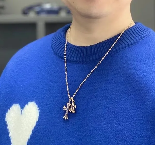 Chrome Hearts Croix Or Bleu Chaîne en Corde Tordue Silhouette Gothique Collier 3