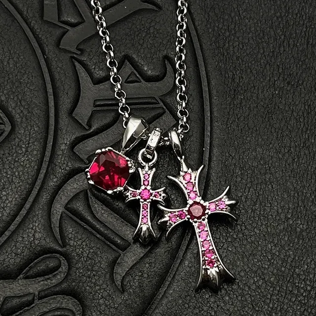 Collier pendentif croix Chrome Hearts argent blanc gothique pave-set 6