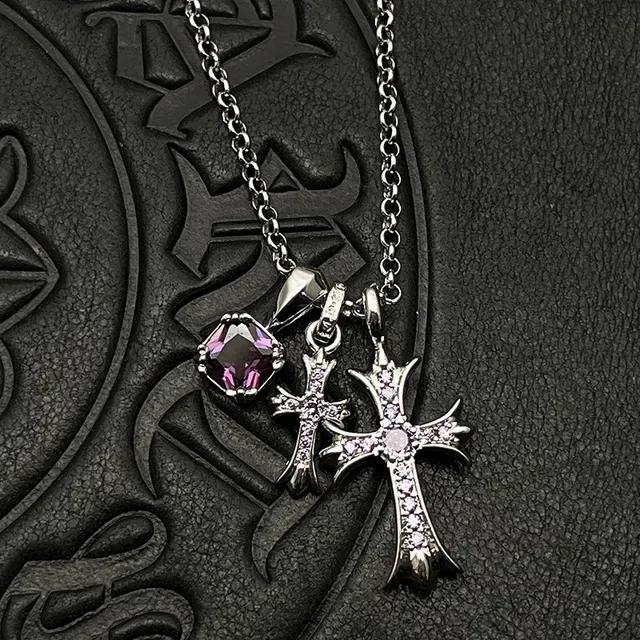 Collier pendentif croix Chrome Hearts argent blanc gothique pave-set 7