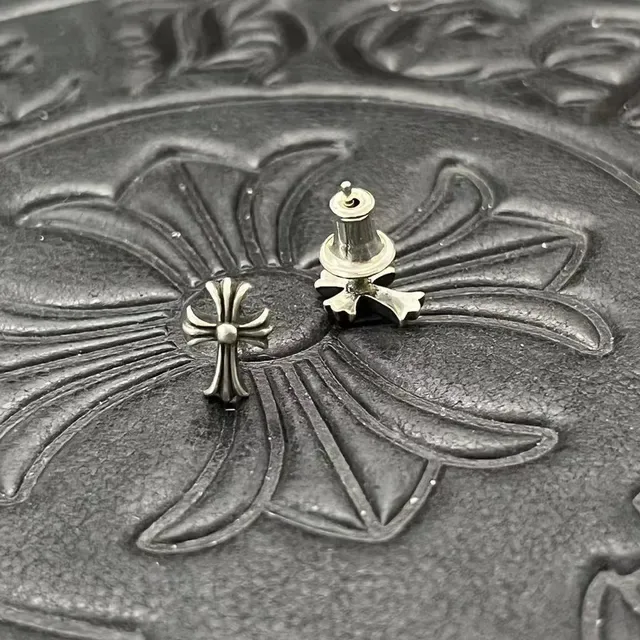 Chrome Hearts Silver Cross-Shaped Metallic Stud Earrings 6
