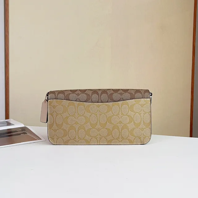 Coach Tabby 双色系印花翻盖信使包 3