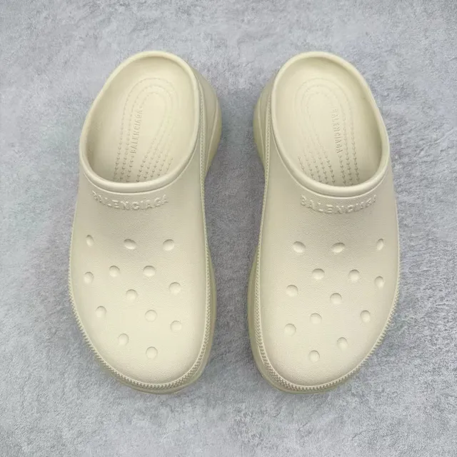Crocs Echo Clog হালকা বাদামি প্ল্যাটফর্ম স্লিপ-অন ক্লগ 9