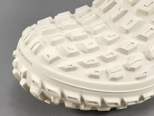 Crocs Echo Clog White Molded Foam Strapless Slip-On Clog 5