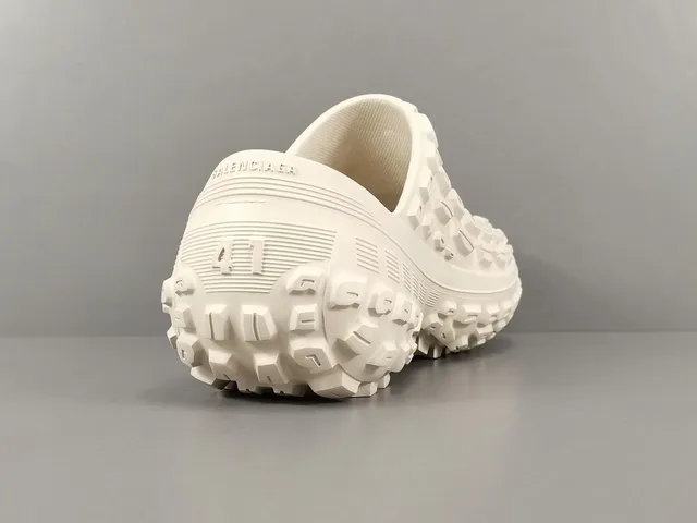 Crocs Echo Clog White Molded Foam Strapless Slip-On Clog 11