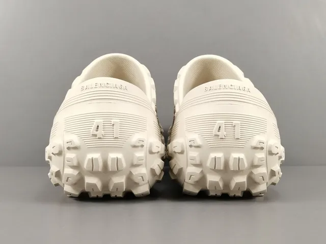 Crocs Echo Clog White Molded Foam Strapless Slip-On Clog 14