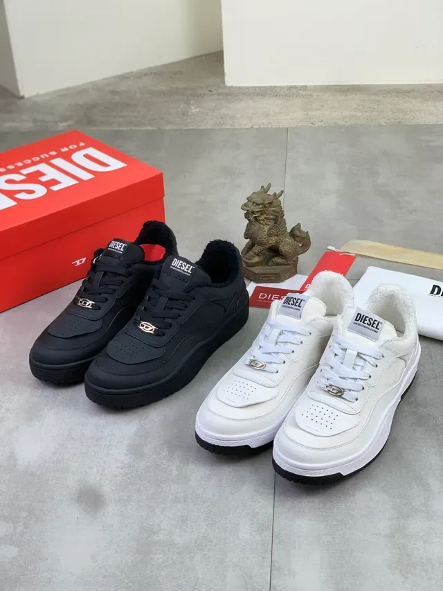 Diesel All-Black Padded Collar Lifestyle Sneakers 2