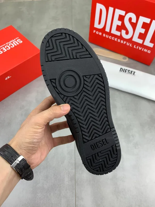 Diesel All-Black Padded Collar Lifestyle Sneakers 3