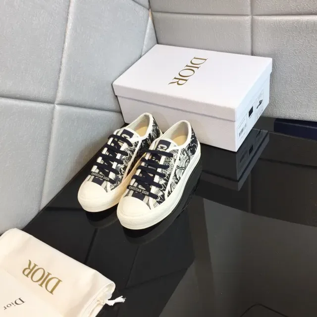 Dior B23 Graphic Print White and Black Lifestyle Sneakers 9