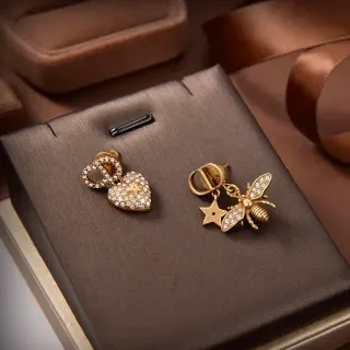 Dior 蜜蜂与心形星辰 Pavé 水晶不对称耳环