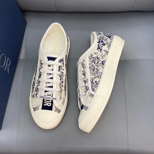Dior Chaussures Beige Navy Canvas Haut Imprimé Toile de Jouy Lifestyle 4