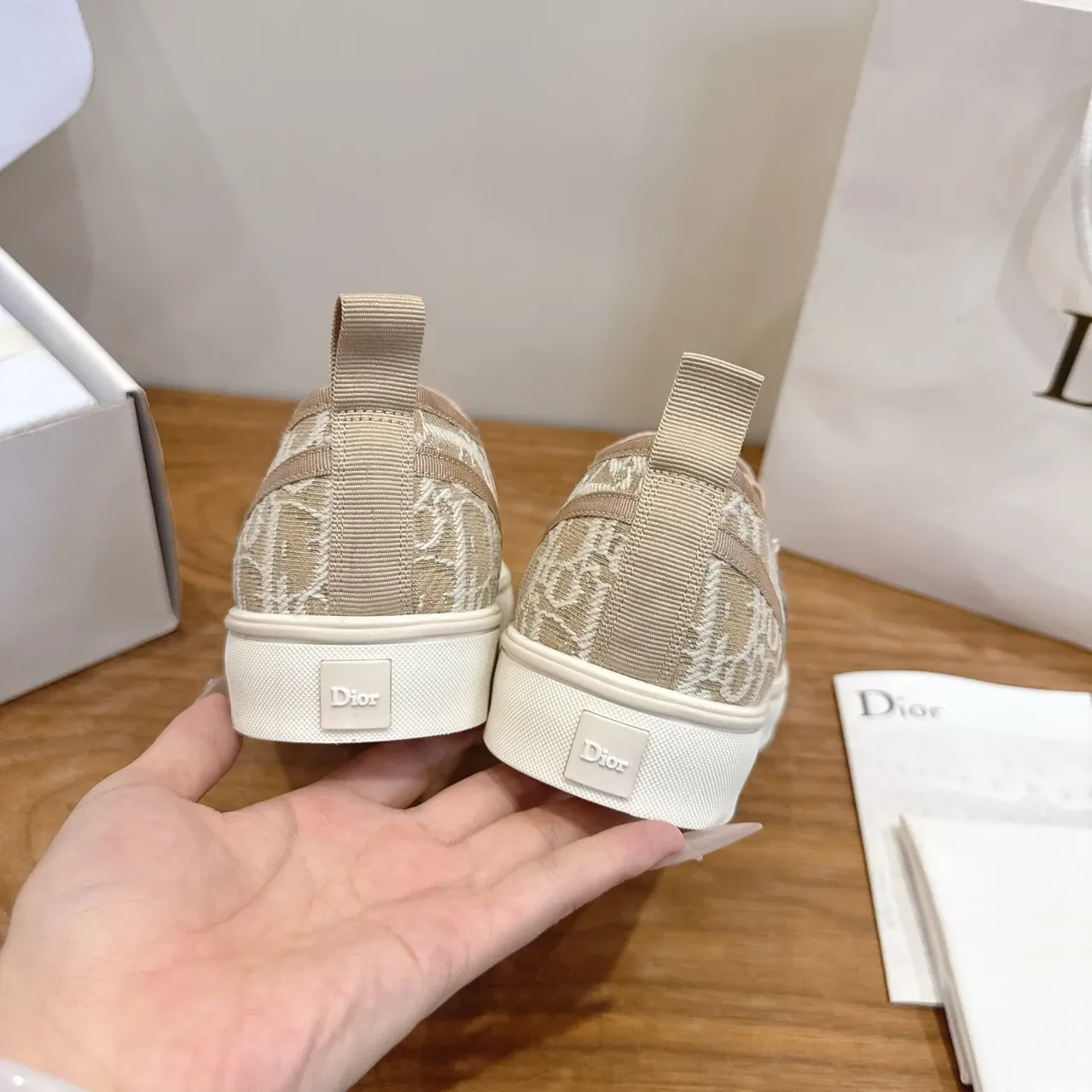 Dior Chaussures lifestyle beige blanc monogrammé tricot slip-on 3