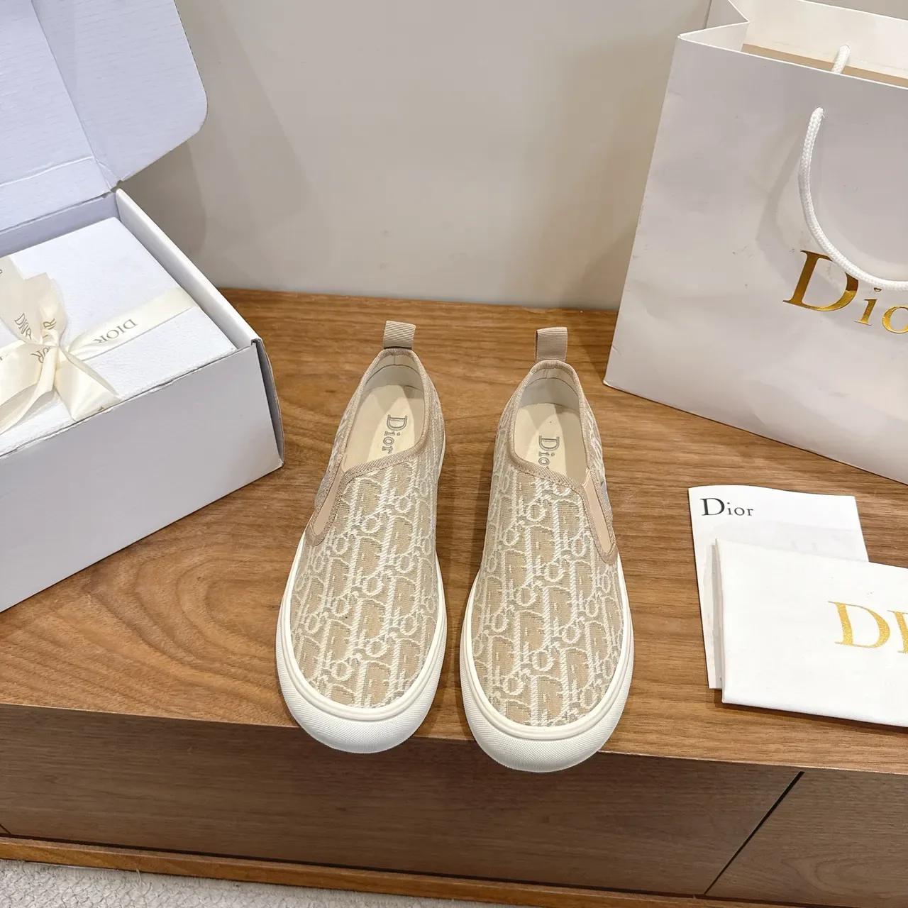 Dior Chaussures lifestyle beige blanc monogrammé tricot slip-on 5