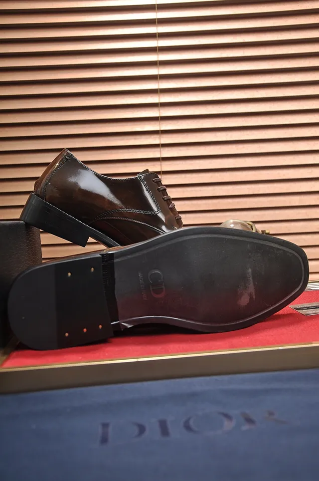 Dior sapatos Oxford de couro polido com ponta de cap marrom preto 3