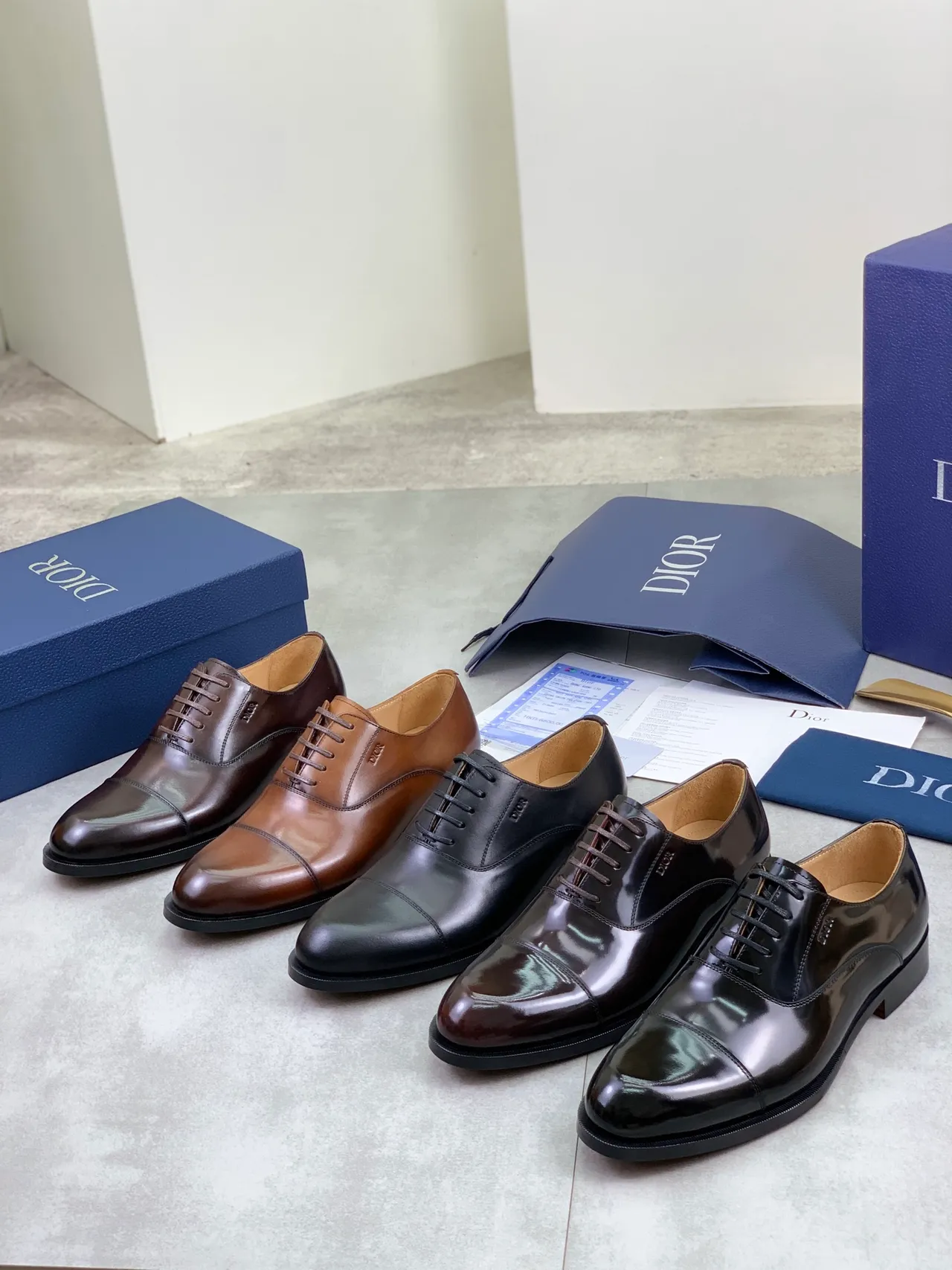 Dior Sapatos Oxford de couro polido marrom com cap-toe 2