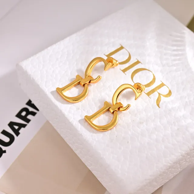 Dior CD শৃঙ্খলা Gold-Tone আন্তঃসংযুক্ত পেন্ডেন্ট মণিহার 9