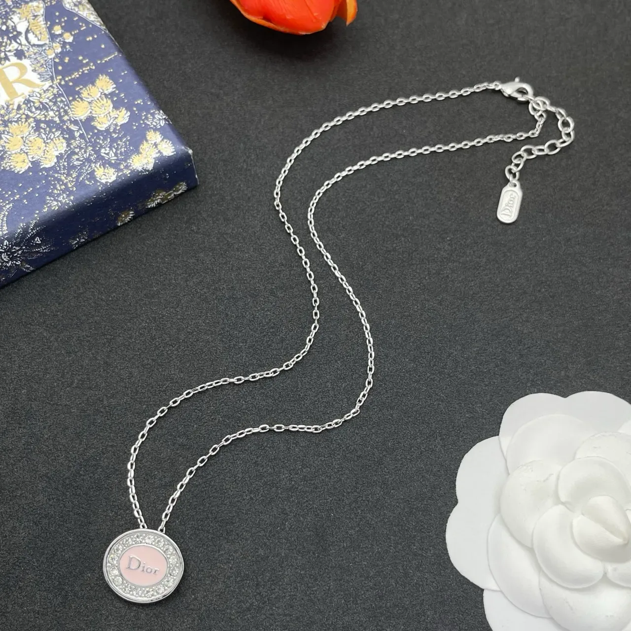 Dior Collier Circular Rose Émail Cristal 8