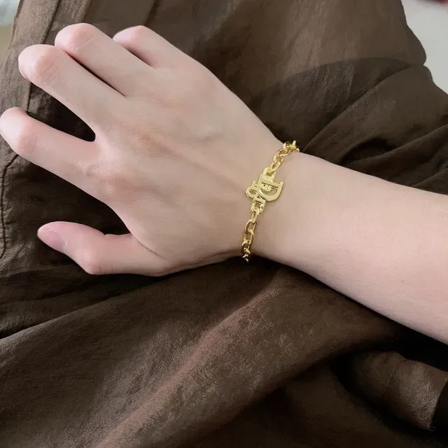 Bracelet Dior Diorama doré chaîne chunky curb-link avec fermoir logo en D 2