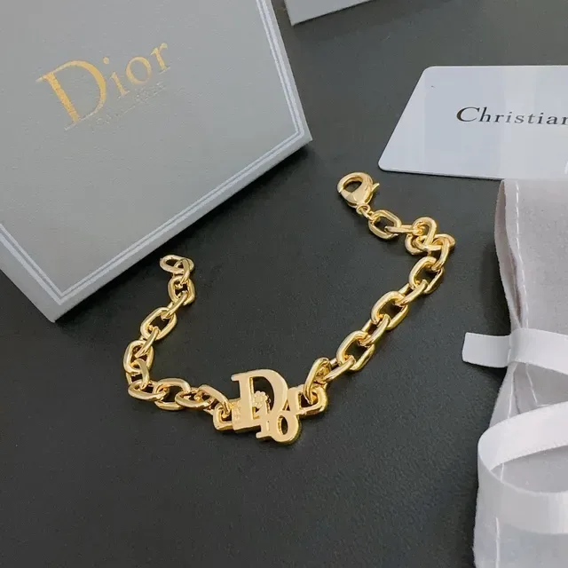 Bracelet Dior Diorama doré chaîne chunky curb-link avec fermoir logo en D 5