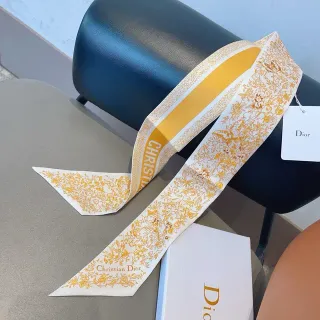 Dior फ्लोरल गोल्ड-ऑन-व्हाइट सिल्क स्कार्फ