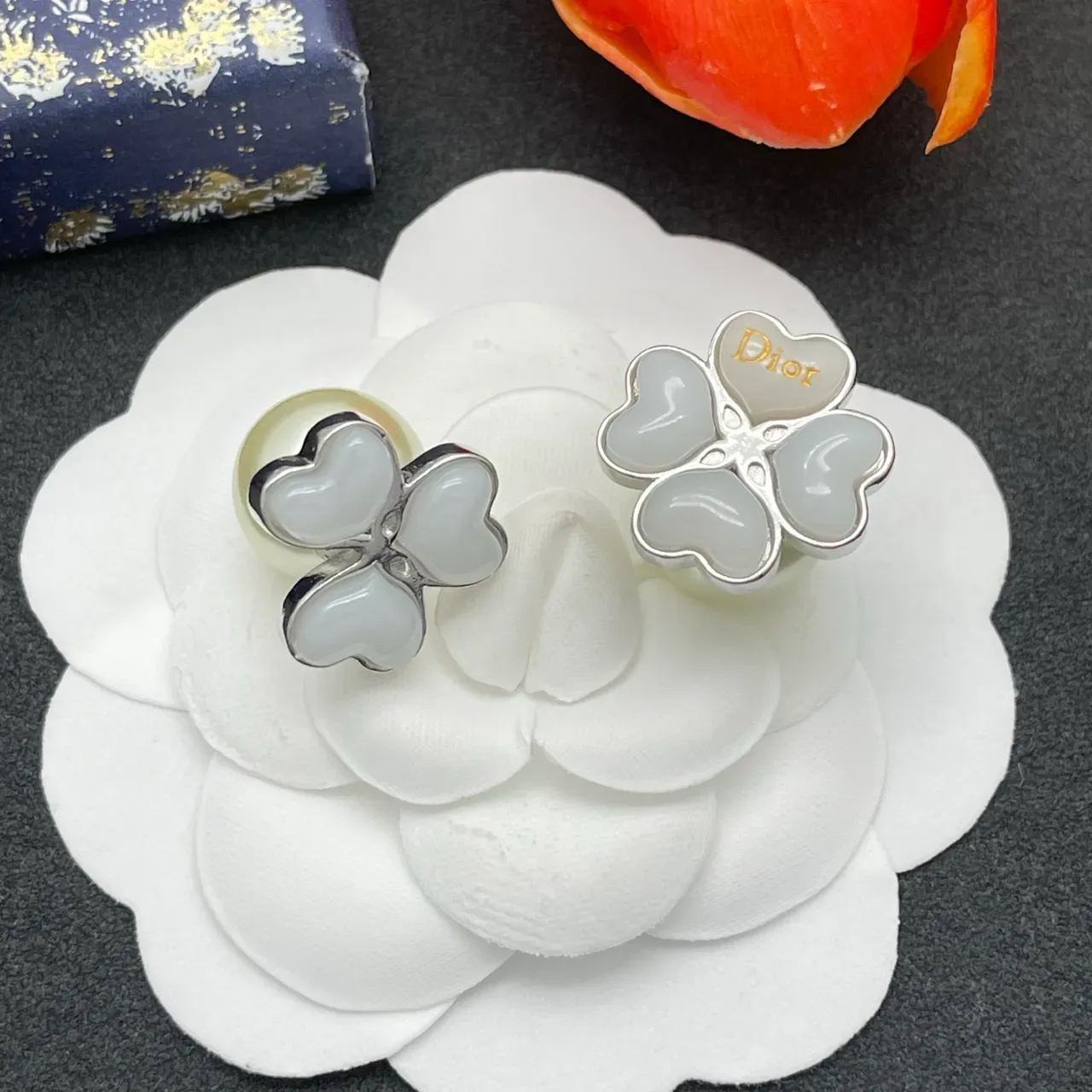 Dior Floral Heart Pearl Earrings 8