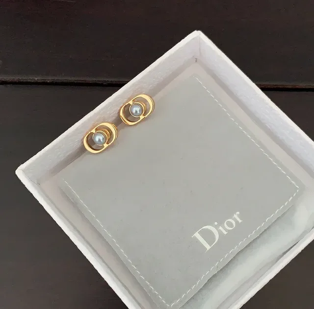 Dior Gold-Tone Oval Pearl Stud Earrings 3