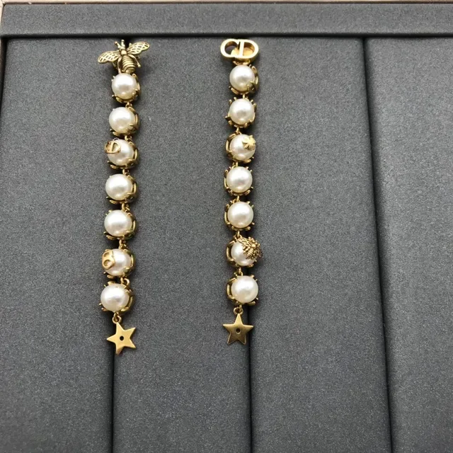 Colar Dior Corrente Dourada Branca Motivo Abelha Charm 2