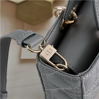 حقيبة توت Dior Lady Dior بورجوندي مقصوصة كاناج مقبض علوي 21