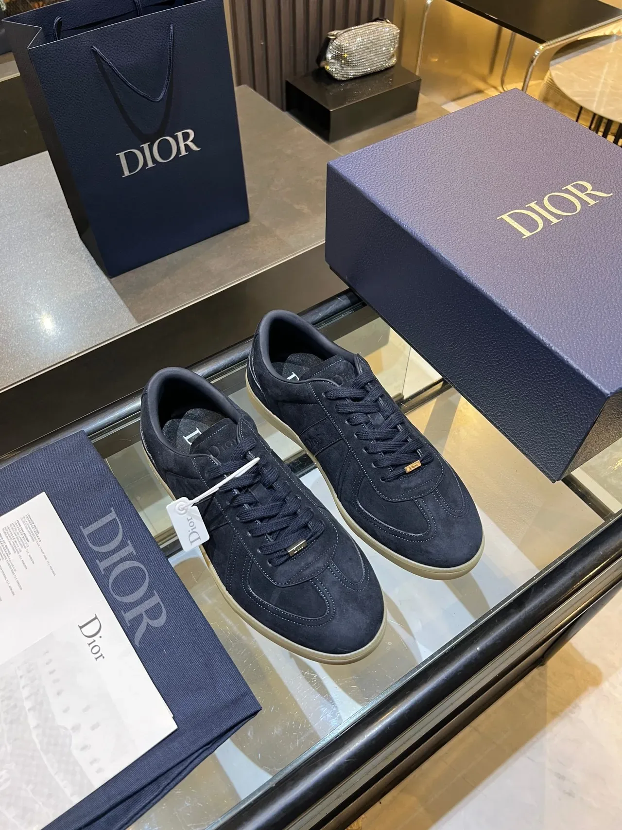 Dior Navy Beige Suede Sneakers Lifestyle Construction Panélée Supérieure 2