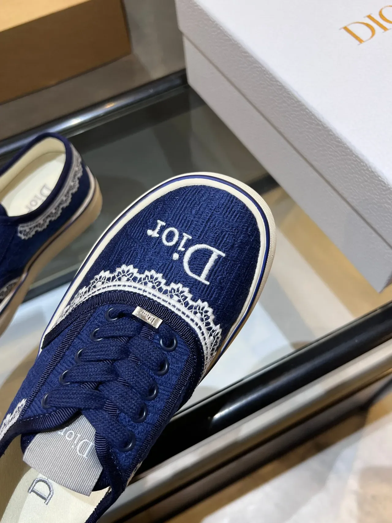 Dior Navy White Blue حذاء لايف ستايل كينيت تطريز دانتيل 5