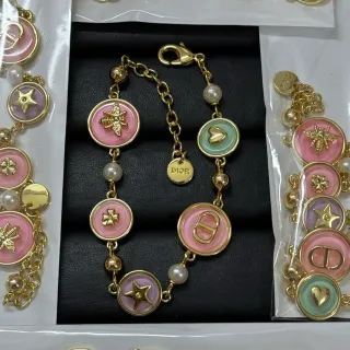 Dior Bracelet Métal avec Charm Émaillé Rose et Or