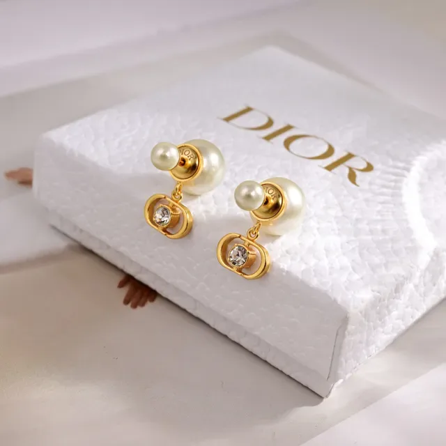 Dior Tribales brincos em tom dourado com pérola branca e cristal 6