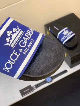 Dolce & Gabbana Portofino Noir Bleu Large Logo Sangle Couronne Emblème Chaussons 7