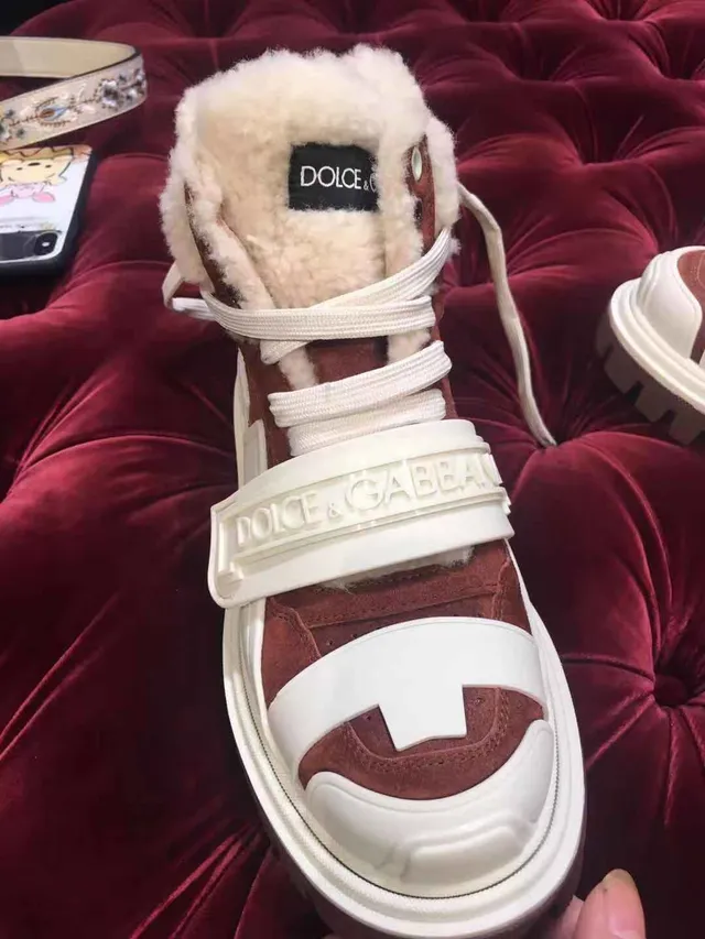 Dolce & Gabbana Bottes de neige doublées en shearling en bordeaux et crème 3