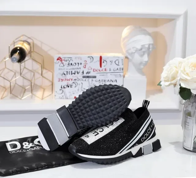 Dolce & Gabbana Speed Trainer Sneakers noires sans lacets ornées de cristaux style de vie 5