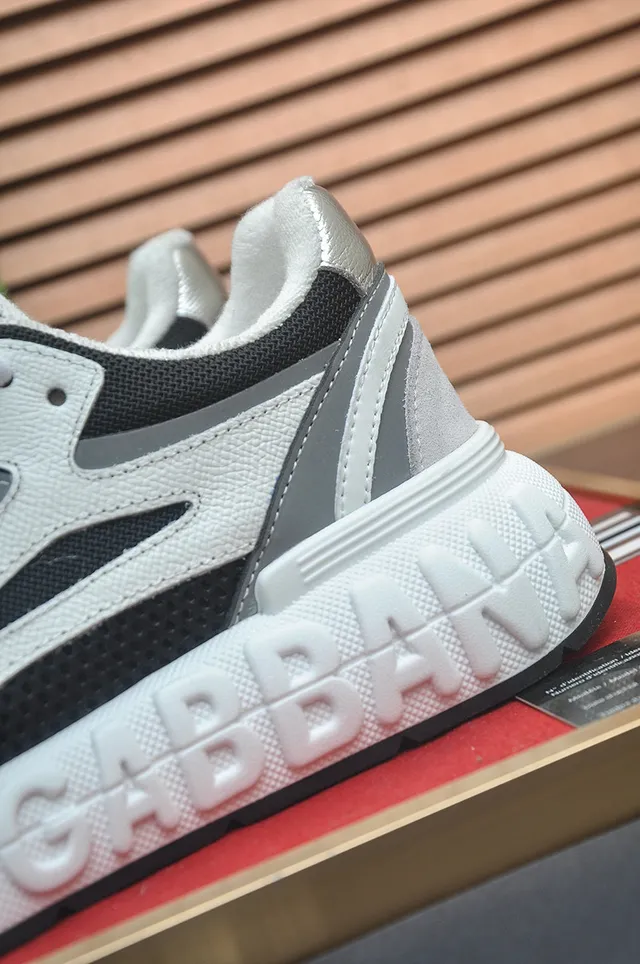 Dolce & Gabbana Blanc et Noir Semelle intermédiaire Embossé branding Chunky Sneakers 8