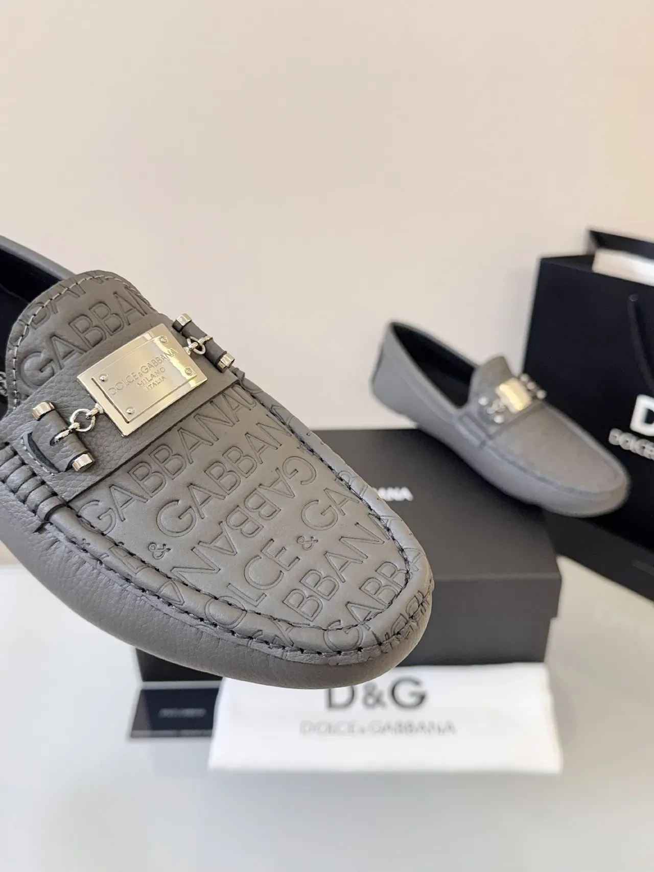 Dolce & Gabbana Portofino حذاء لوفر رمادي مونوغرام مطبوع 3