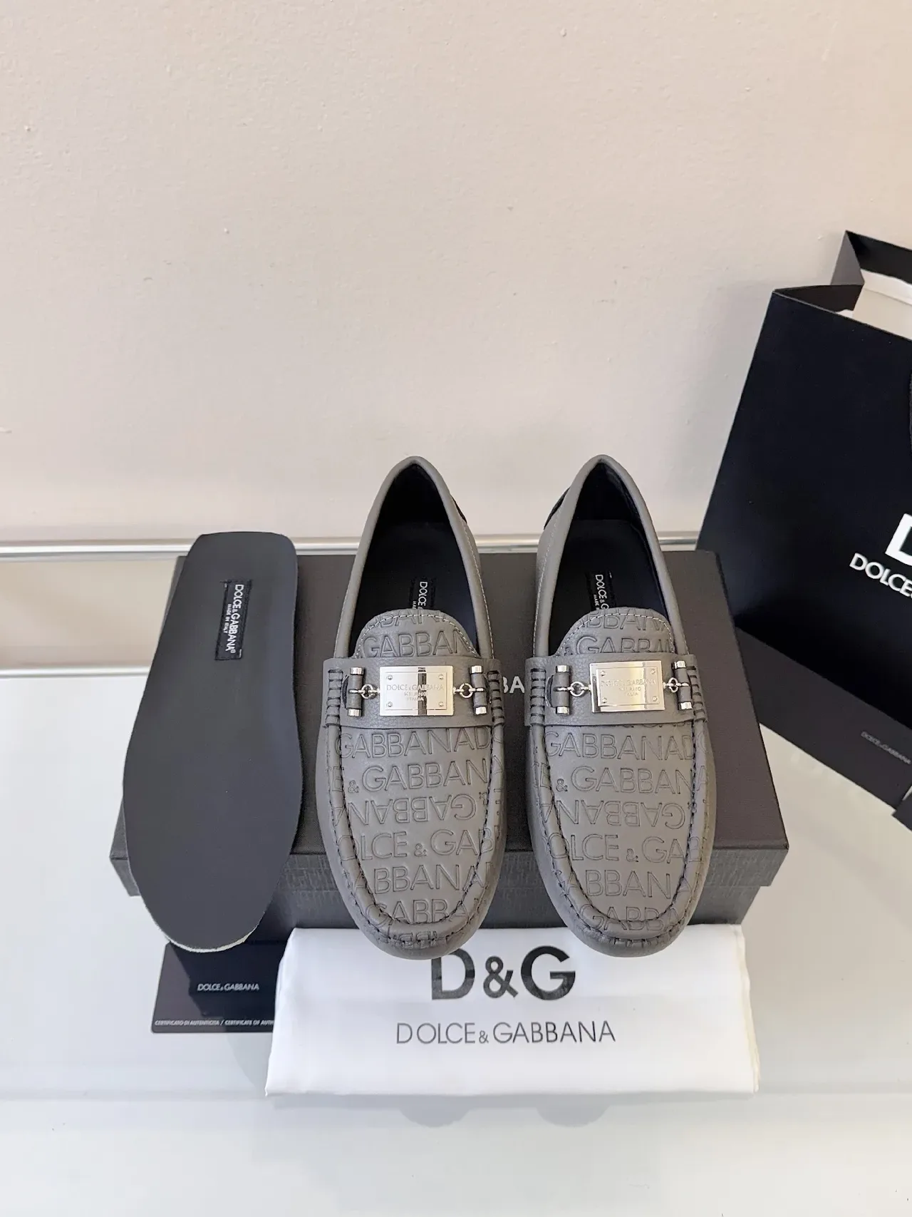 Dolce & Gabbana Portofino حذاء لوفر رمادي مونوغرام مطبوع 6