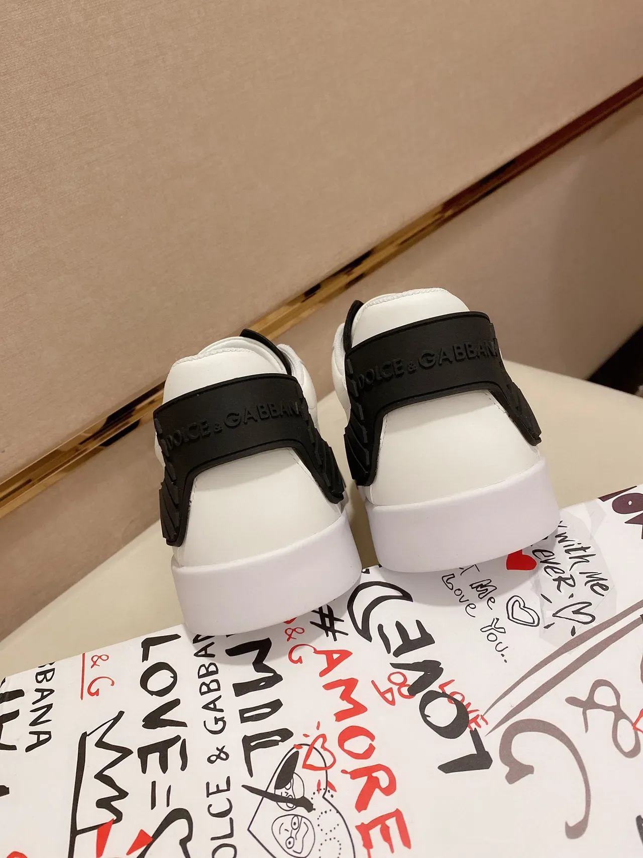 Dolce & Gabbana أبيض أسود جلد علوي غطاء مطاطي حذاء رياضي نمط حياة 2
