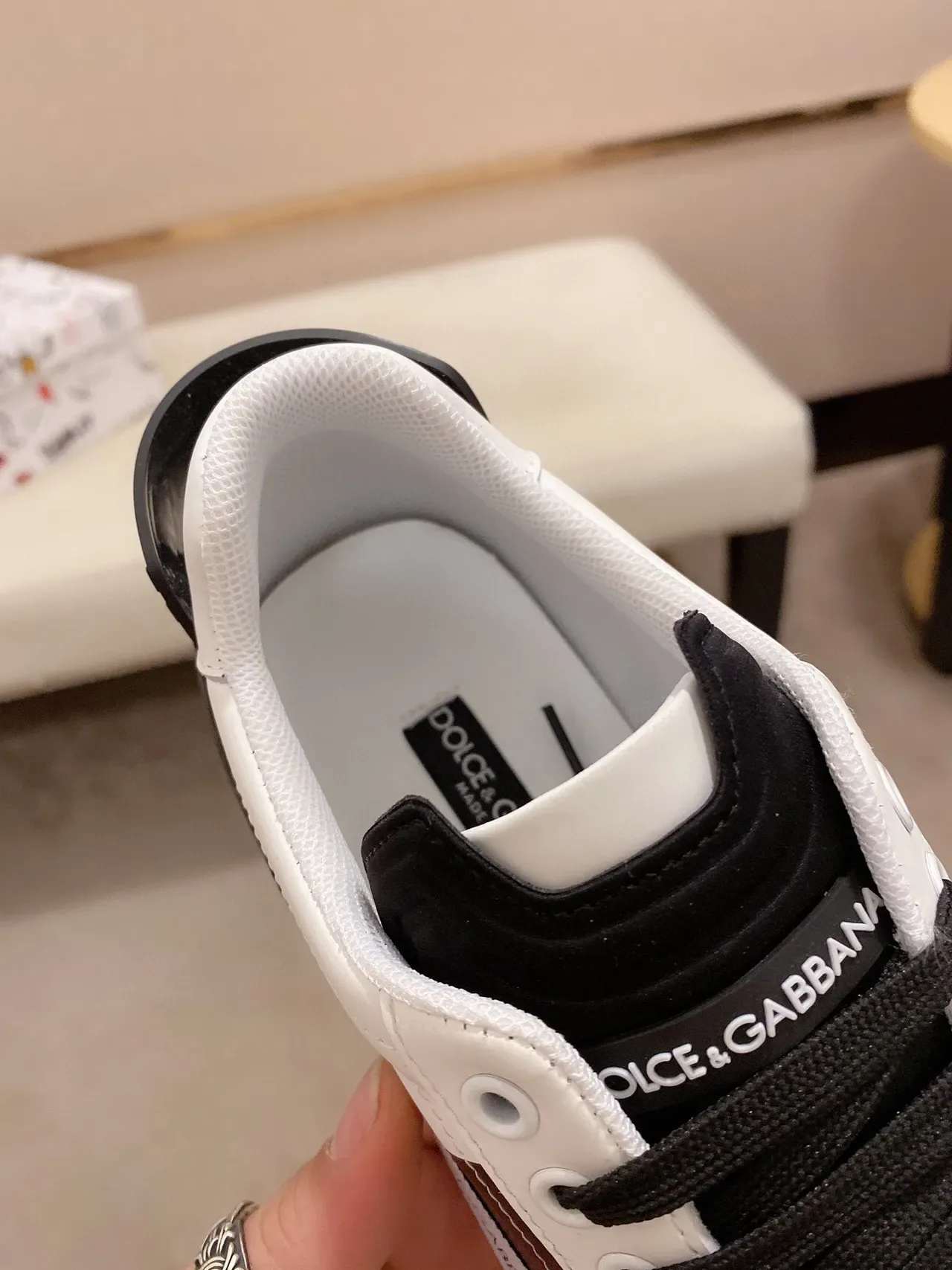 Dolce & Gabbana أبيض أسود جلد علوي غطاء مطاطي حذاء رياضي نمط حياة 4
