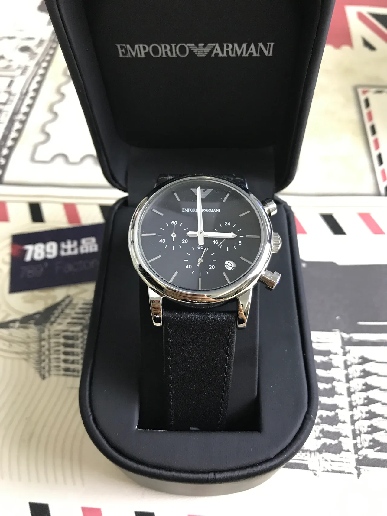 Montre Emporio Armani Classique Chronographe Cadran Noir Quartz 10